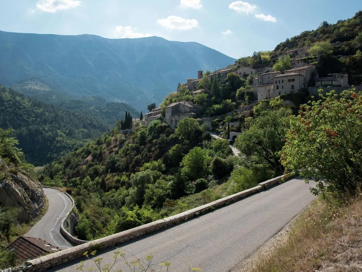 Cosy Flat In A Drome Chateau With Pool Montbrun-les-Bains Lägenhet